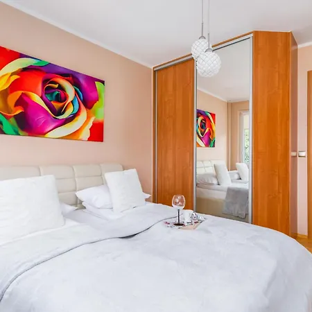 Rose In By Renters Колобжег